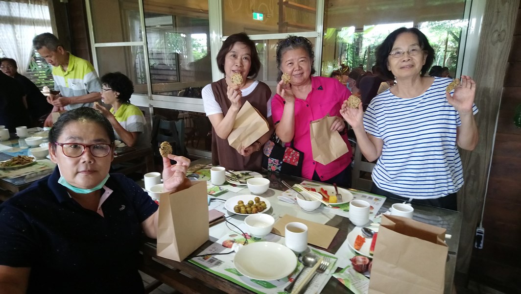 109年志工文康活動花絮-餅乾烤好囉~這是我們的成品喲~